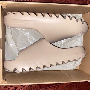 Yeezy Slides Pure Size 10